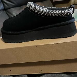 Brand New Uggs-Tazz platform